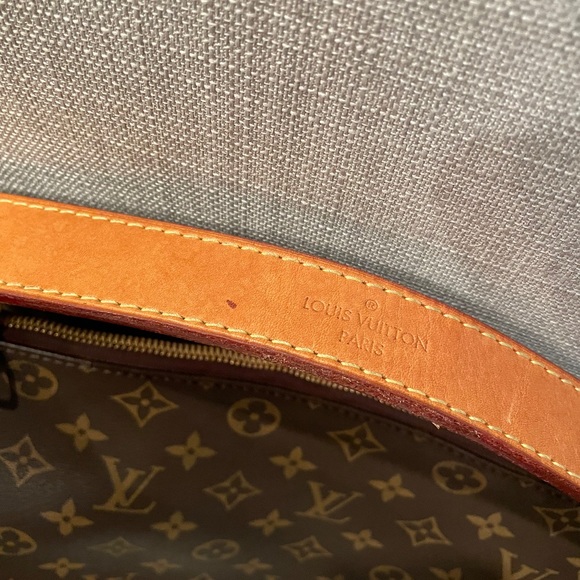Louis Vuitton Monogram Berri PM - Picture 5 of 10